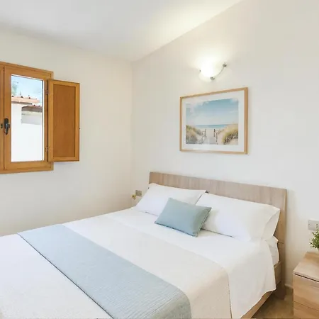 Pet Friendly In Marina With Wifi
