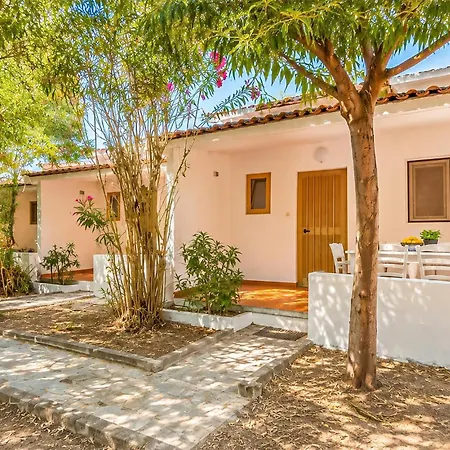 بيت للعطل Pet Friendly In Marina With Wifi نيكوتيرا