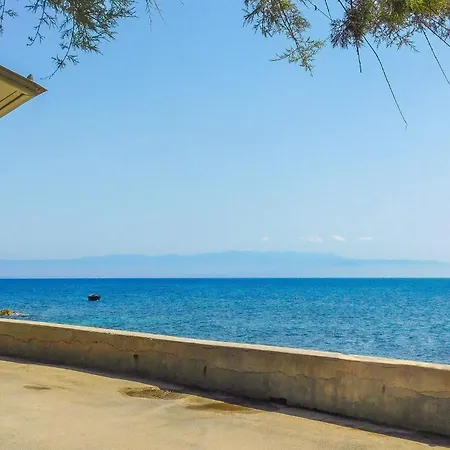 بيت للعطل Pet Friendly In Marina With Wifi نيكوتيرا